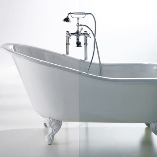 Badewanne im Retro-Stil mit Füßen aus weißem Gusseisen - Simas