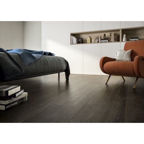 Gres porcellanato effetto legno scuro, 20x120 cm, Smoke - Comfort W, Dom Ceramiche