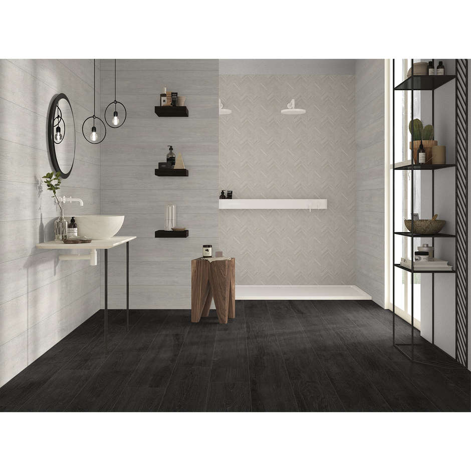 Helles Feinsteinzeug in Holzoptik, geometrisches Fischgrätmuster, 29,1x33,1 cm, Chevron White - Comfort W, Dom Ceramiche