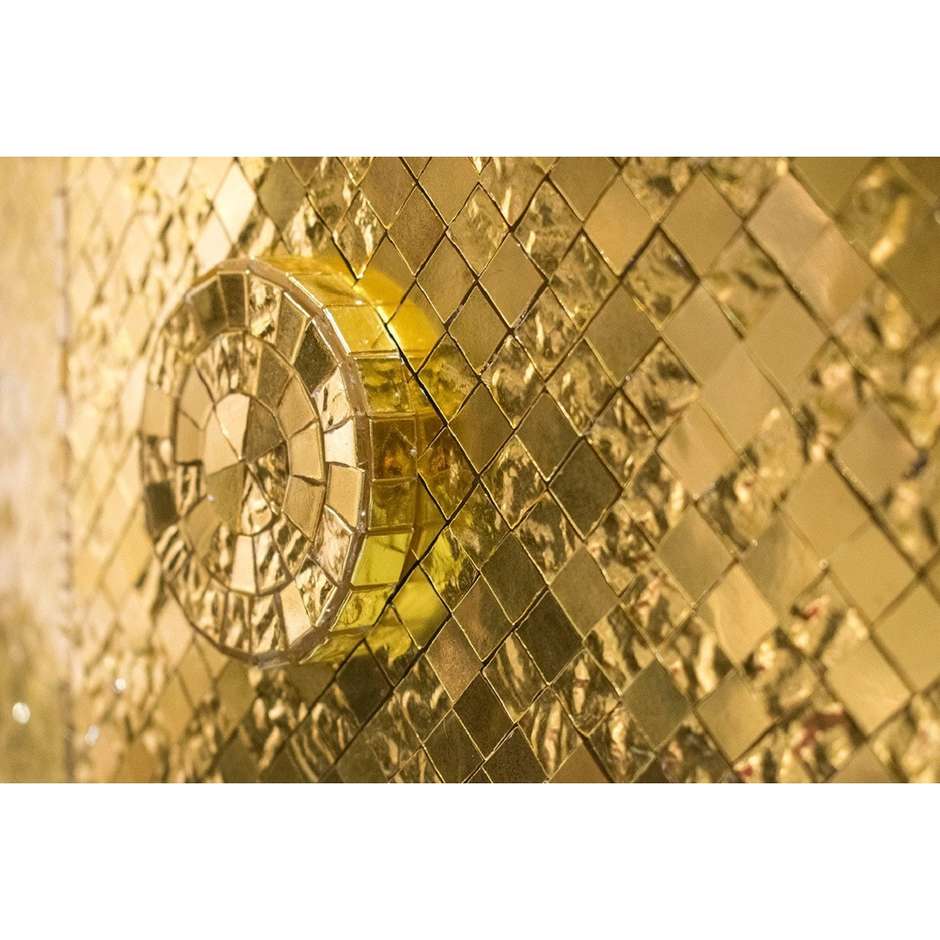 Mosaïque de feuilles d'or jaune, tesselles 1x1 cm, biseautées, effet relief - Oro Bis 10.1, Bisazza