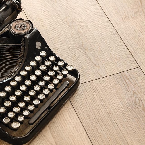 Pavimento in laminato effetto legno spessore 8 mm, marrone 138.3x19.3 cm - Rovere Evoke Trend, Ambientis