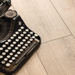 Pavimento in laminato effetto legno spessore 8 mm, marrone 138.3x19.3 cm - Rovere Evoke Trend, Ambientis