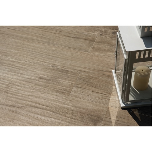 Rutschfestes Feinsteinzeug mit natürlicher Holzoptik für den Außenbereich, 25x150 cm, Grey Out - Logwood, Dom Ceramiche