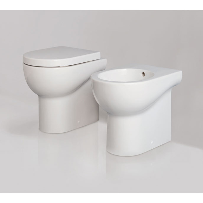 Lavabo Nuvola Azzurra Ceramica.Set Di Sanitari A Terra Filoparete Nuvola Di Azzurra Bidet Vaso E Coprivaso Dal Design Moderno