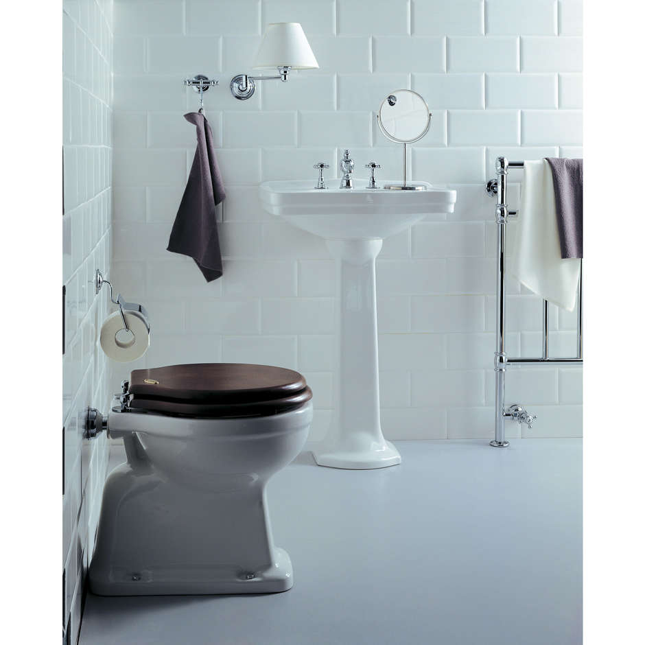 Sanitari classici old england bianco lucido a terra: vaso scarico pavimento, bidet e sedile coprivaso - Londra, Simas