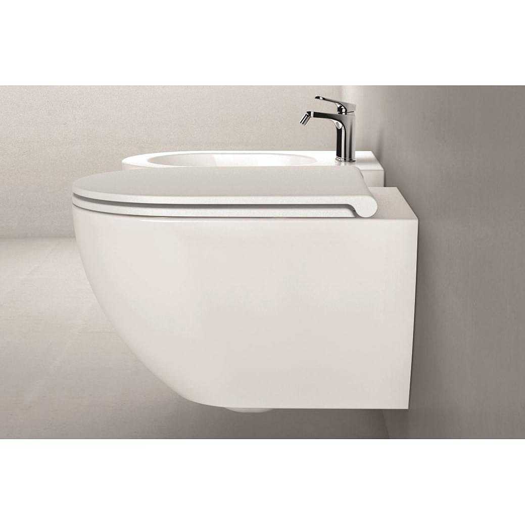 Ceramica Azzurra Serie Nuvola.Comoda Di Azzurra Ceramica Set Di Sanitari A Sospensione In Stile Moderno Vaso Con Sedile Coordinato E Bidet