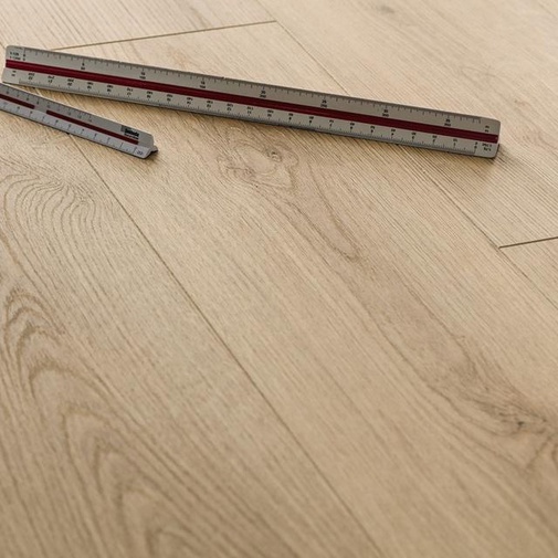 Sol stratifié effet bois épaisseur 8 mm, brun clair 1383x193 cm Ac 4 - Evoke Classic Oak, Ambientis