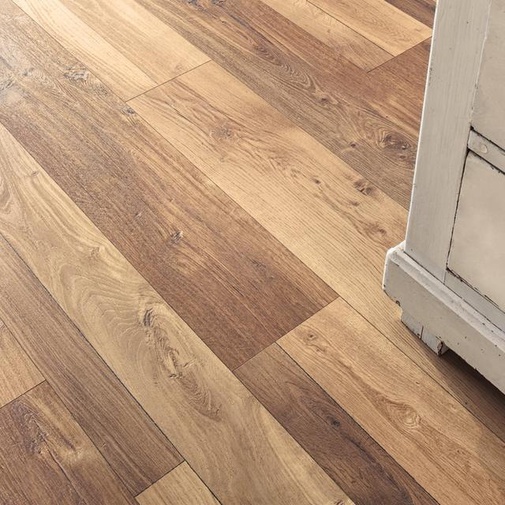 Sol stratifié effet bois épaisseur 8 mm, marron 1383x193 cm Ac 4 - Farco Elegance, Ambientis