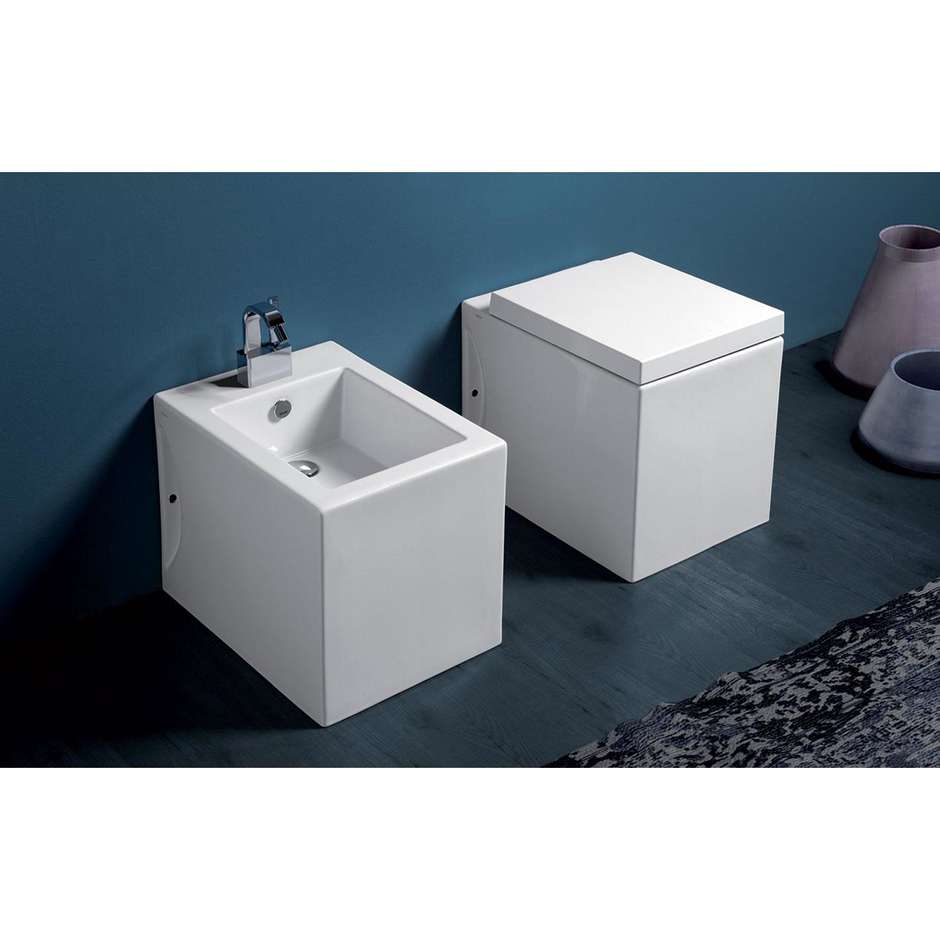 Weißer quadratischer Toilettensitz mit Chromscharnieren - Frozen, Simas